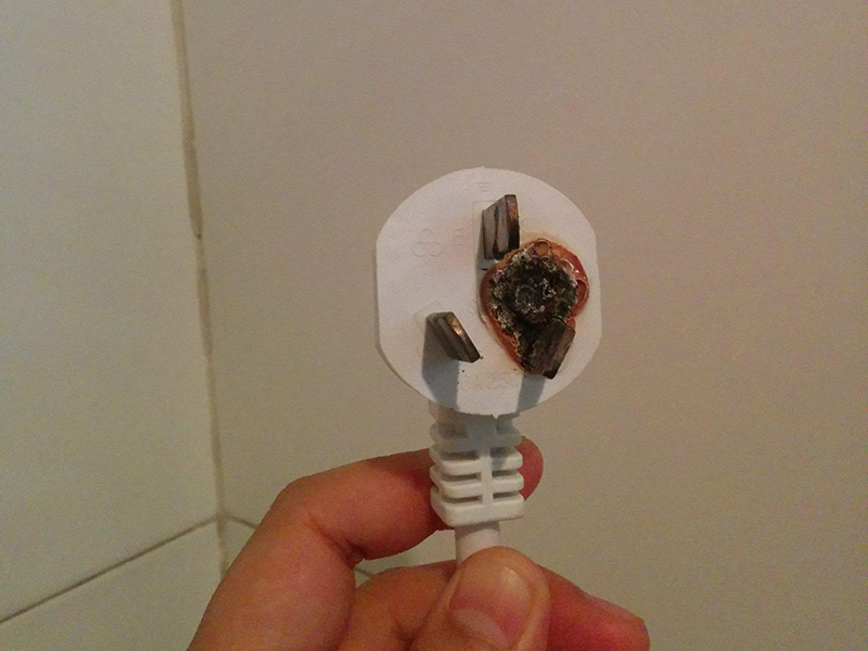 跳閘后推上去還是沒電怎么辦？把家里插頭全部拔下來試試看